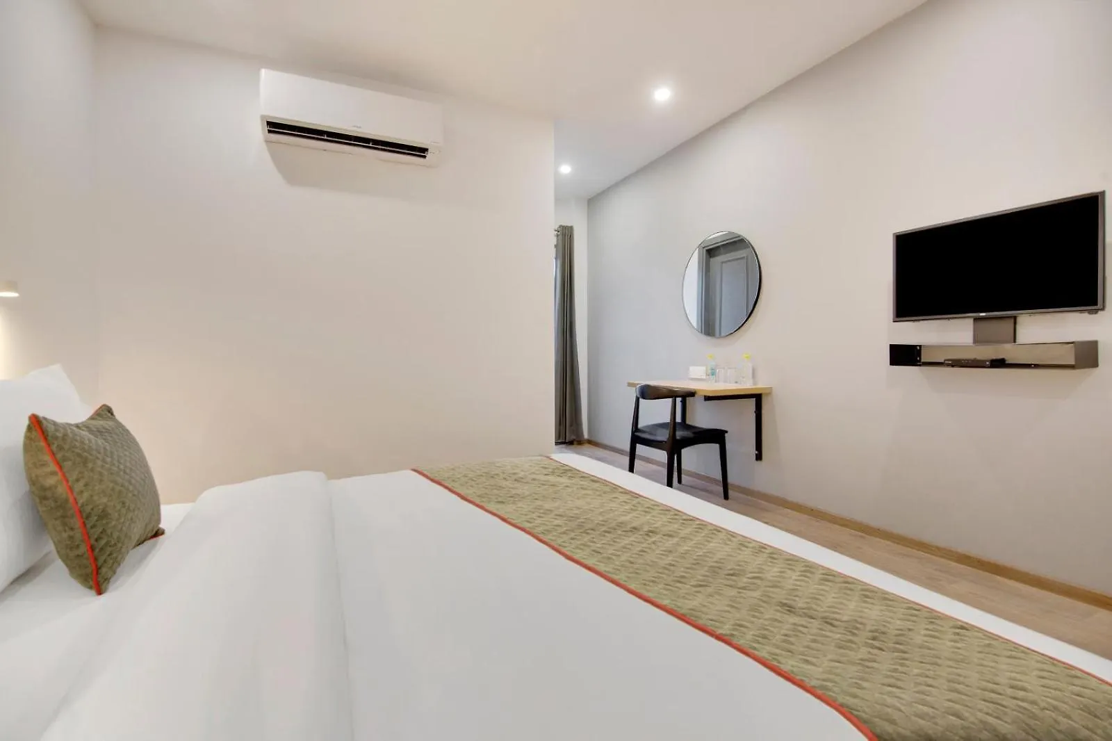 Hotel Ala New Delhi 4*,