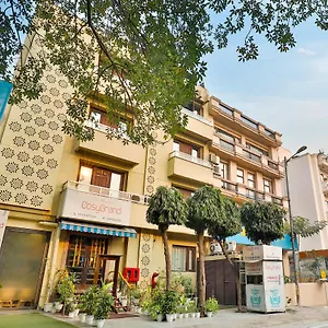 4* Отель Cosy Grand, Chanakyapuri By The Cosy