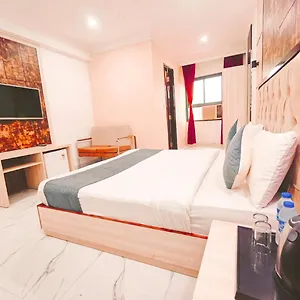 The Almora International -with Free Airport Transffer Hotel